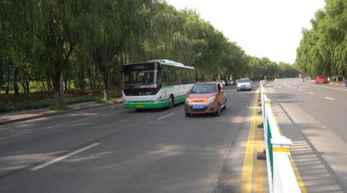 路遇貨車著火，公交司機化身滅火戰士守護城市平安